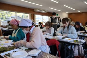 酢飯のコツ学ぶ恵方巻教室